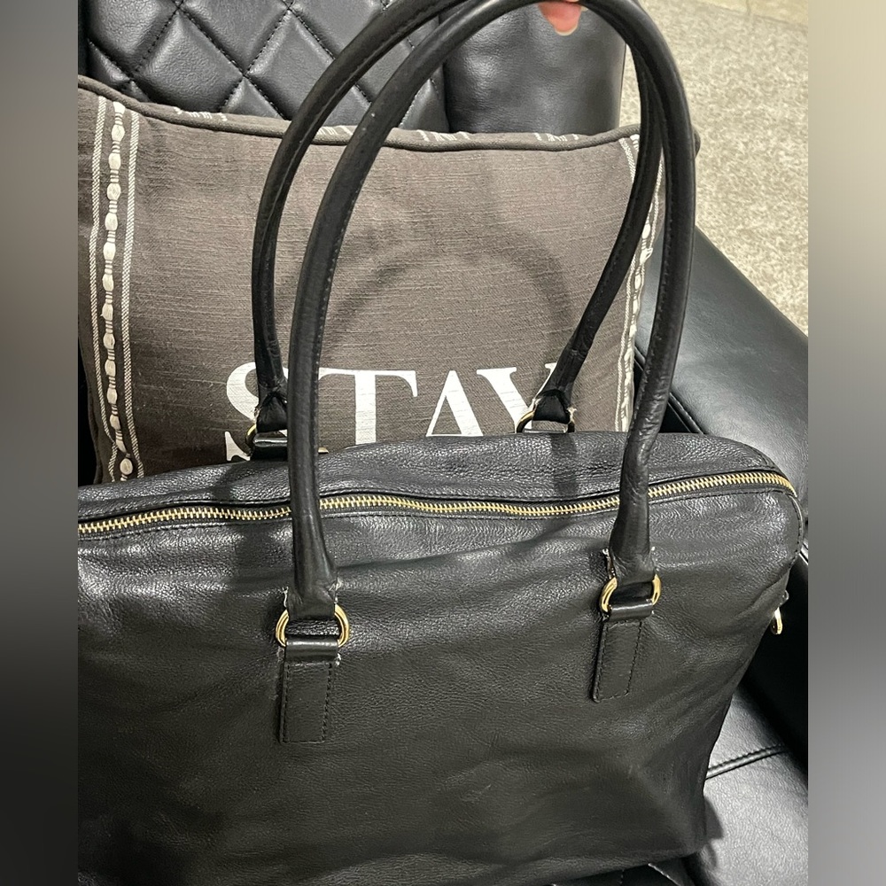 Black Leather Michael Kors Weekender Tote Bag w/Gold Accent - Picture 7 of 11